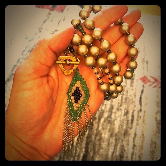 One Of A Kind Statement Pearl Necklace - Picture 2 of 3